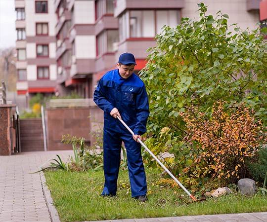 Уборка территории в Мирном и  Сахе (Якутии)
