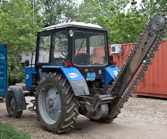 Траншеекопатель в аренду в Мирном и  Сахе (Якутии)