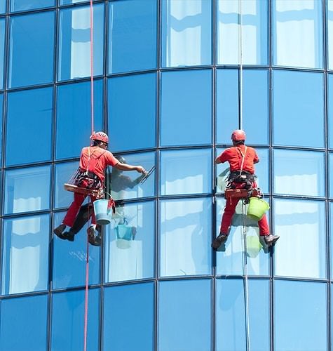 Мытье фасадов промальпинистами в Мирном